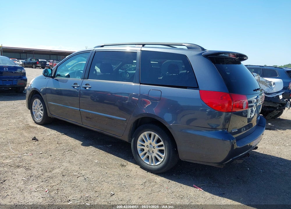 2007 TOYOTA SIENNA XLE VIN: 5TDBK22C07S007155