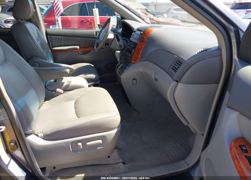 2007 TOYOTA SIENNA XLE VIN: 5TDBK22C07S007155