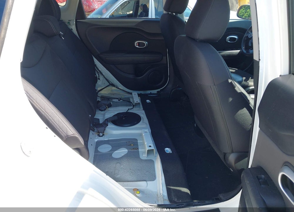 2015 KIA SOUL VIN: KNDJN2A27F7776594