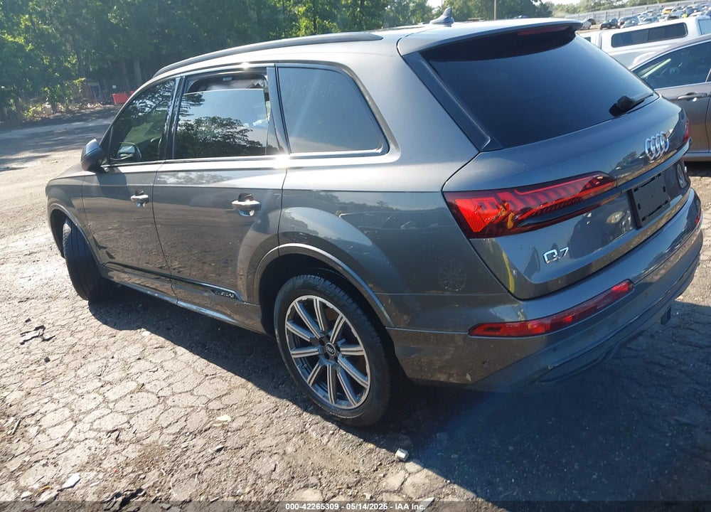 2022 AUDI Q7 VIN: WA1LJBF77ND000677