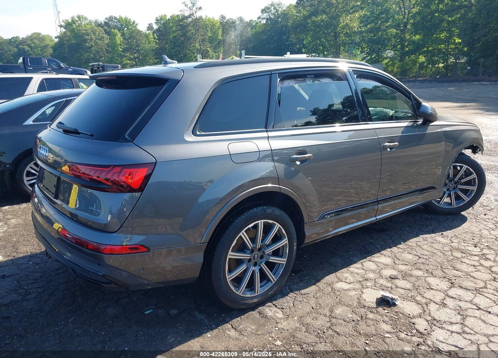 2022 AUDI Q7 VIN: WA1LJBF77ND000677