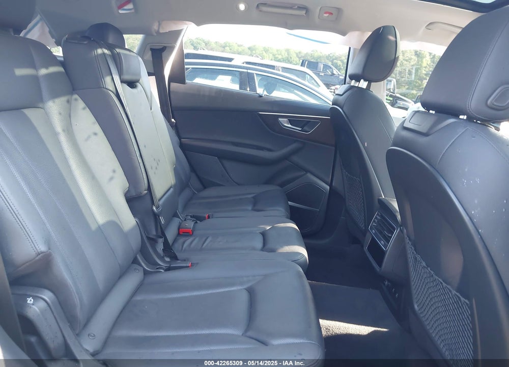 2022 AUDI Q7 VIN: WA1LJBF77ND000677