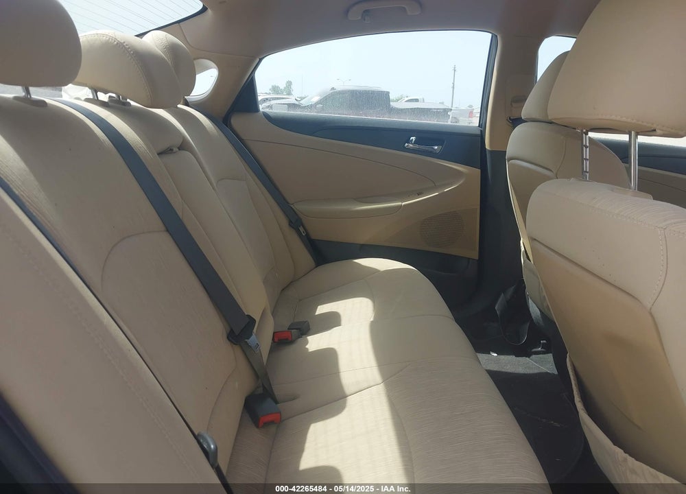 2012 HYUNDAI SONATA VIN: 5NPEB4AC9CH412330