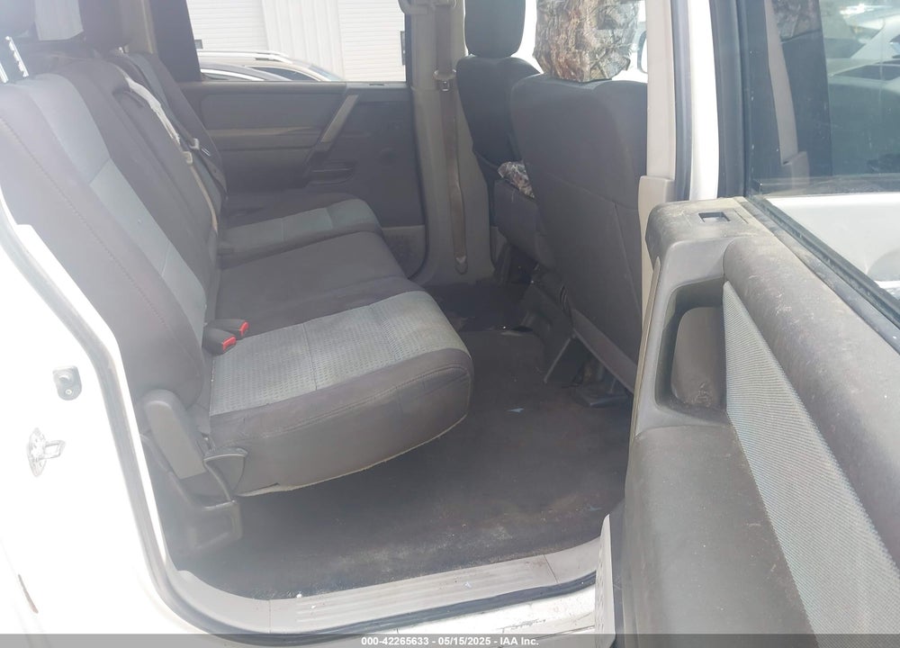 2004 NISSAN TITAN SE VIN: 1N6AA07B74N581334