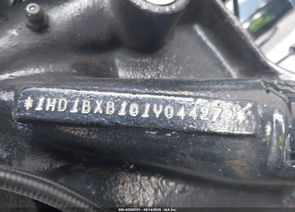2001 HARLEY-DAVIDSON FLSTFI VIN: 1HD1BXB101Y044272