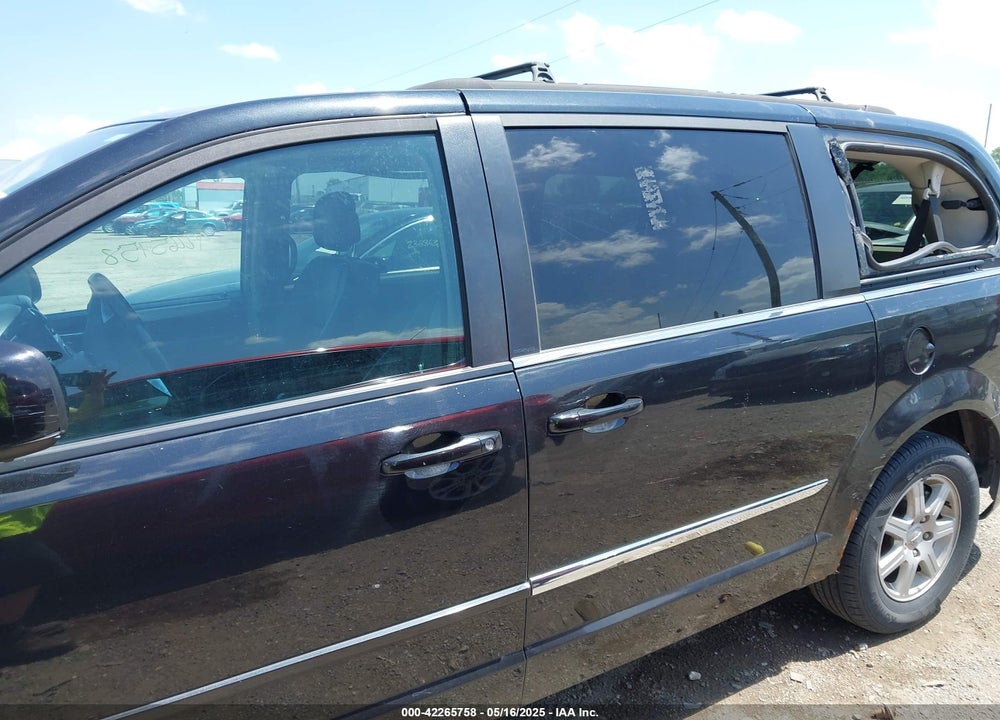 2013 CHRYSLER TOWN & COUNTRY TOURING VIN: 2C4RC1BG2DR584962