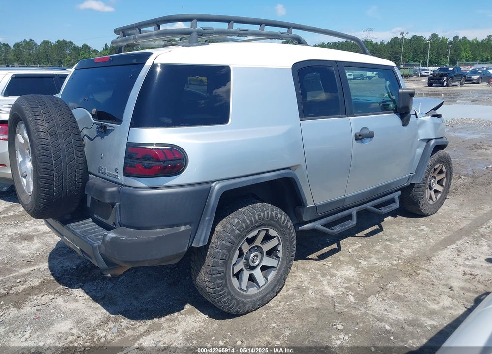 2007 TOYOTA FJ CRUISER VIN: JTEBU11F770030222