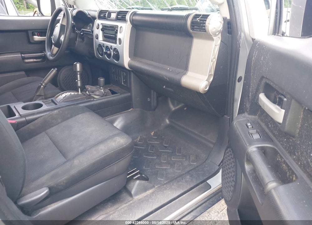 2007 TOYOTA FJ CRUISER VIN: JTEBU11F270061510