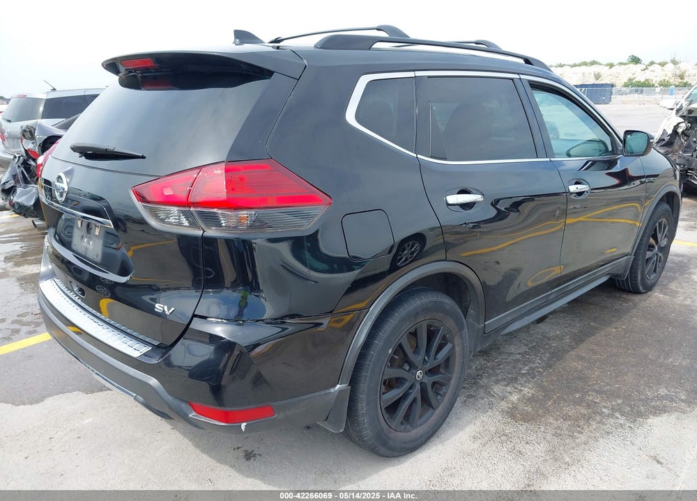 2017 NISSAN ROGUE SV VIN: 5N1AT2MT3HC879088