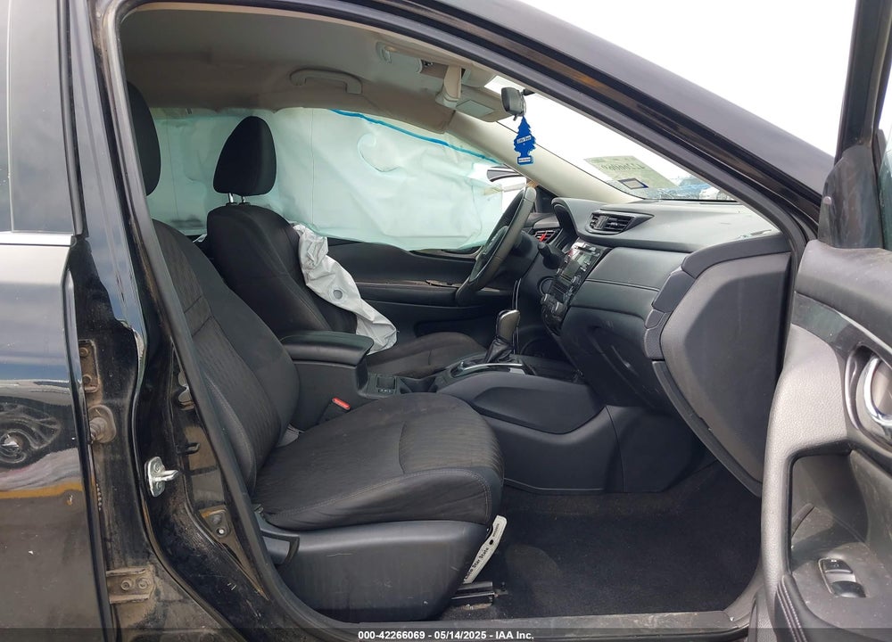 2017 NISSAN ROGUE SV VIN: 5N1AT2MT3HC879088