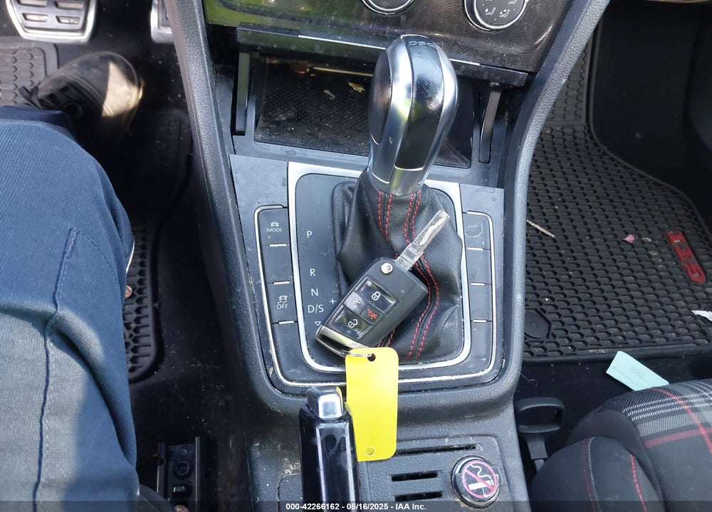 2017 VOLKSWAGEN GTI VIN: 3VW4T7AU6HM025445