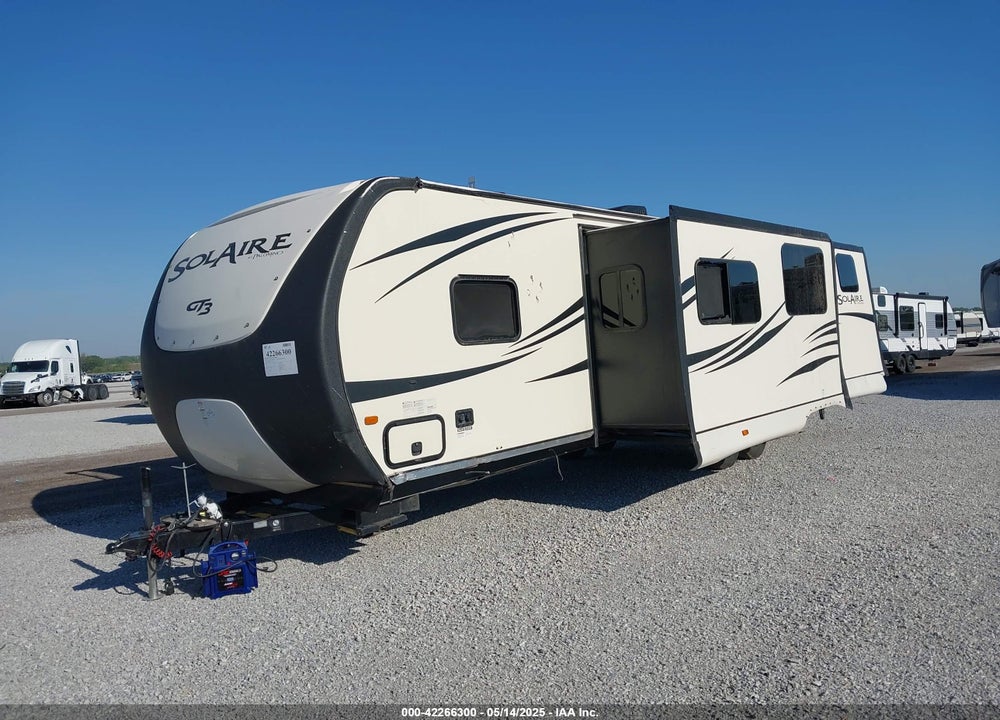 2017 FOREST RIVER PALOMINO SOLAIRE M-3 VIN: 4X4TPAH28HN021188