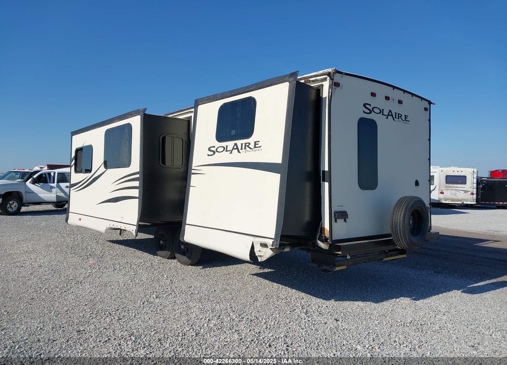 2017 FOREST RIVER PALOMINO SOLAIRE M-3 VIN: 4X4TPAH28HN021188
