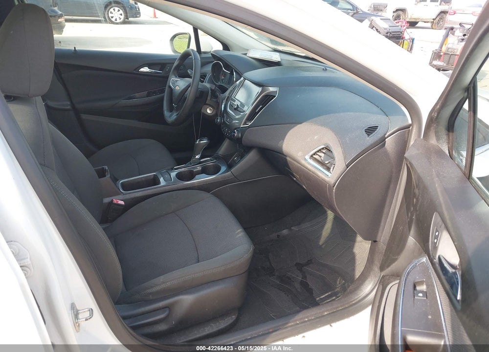 2017 CHEVROLET CRUZE VIN: 1G1BE5SM4H7204688
