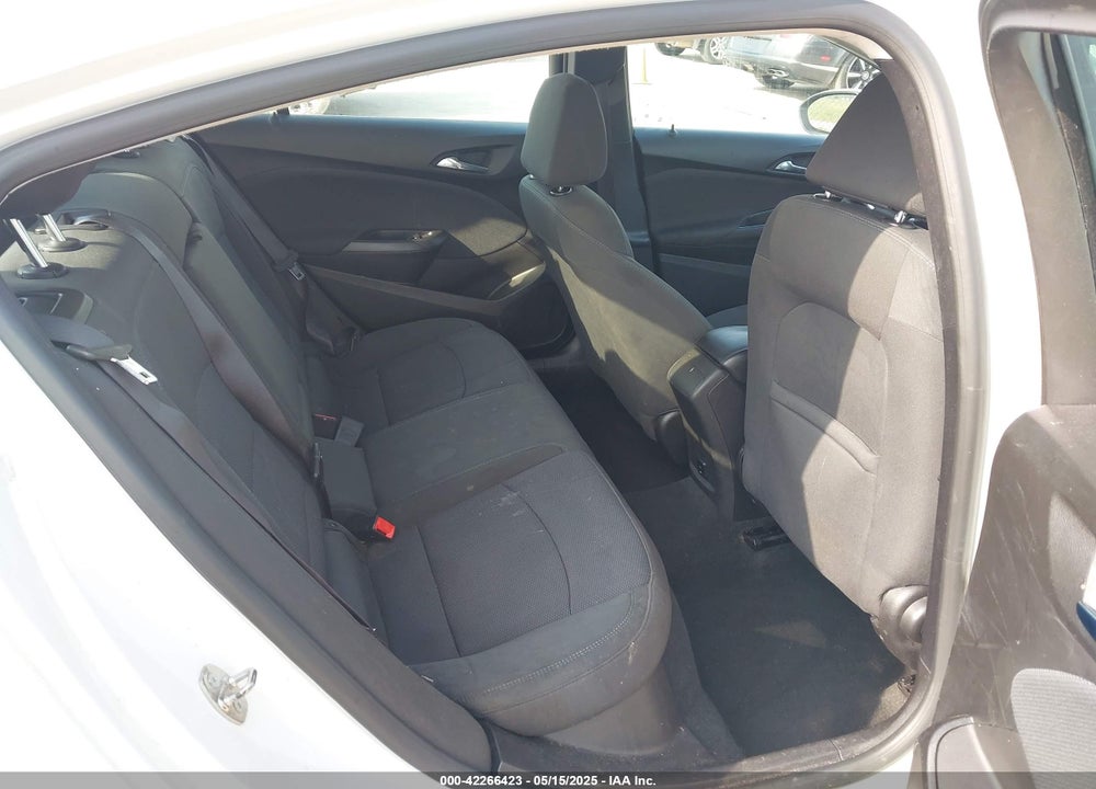 2017 CHEVROLET CRUZE VIN: 1G1BE5SM4H7204688