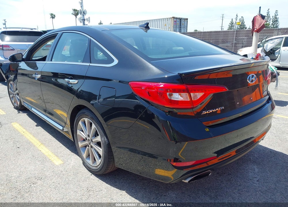 2016 HYUNDAI SONATA LIMITED/SPORT VIN: 5NPE34AF7G8351167
