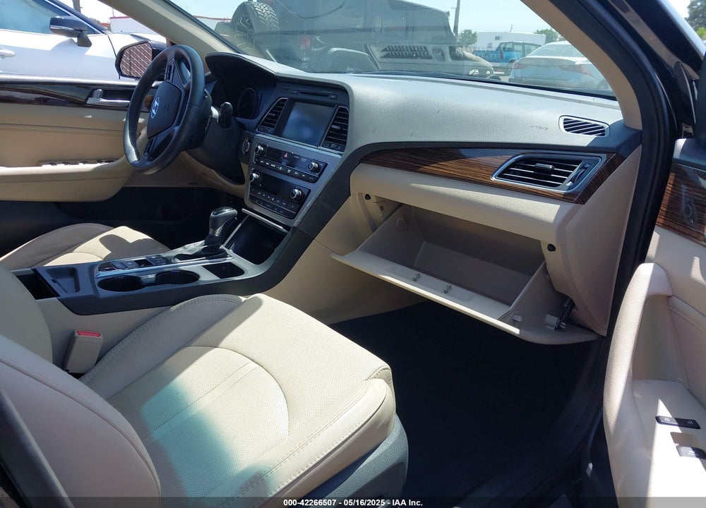 2016 HYUNDAI SONATA LIMITED/SPORT VIN: 5NPE34AF7G8351167
