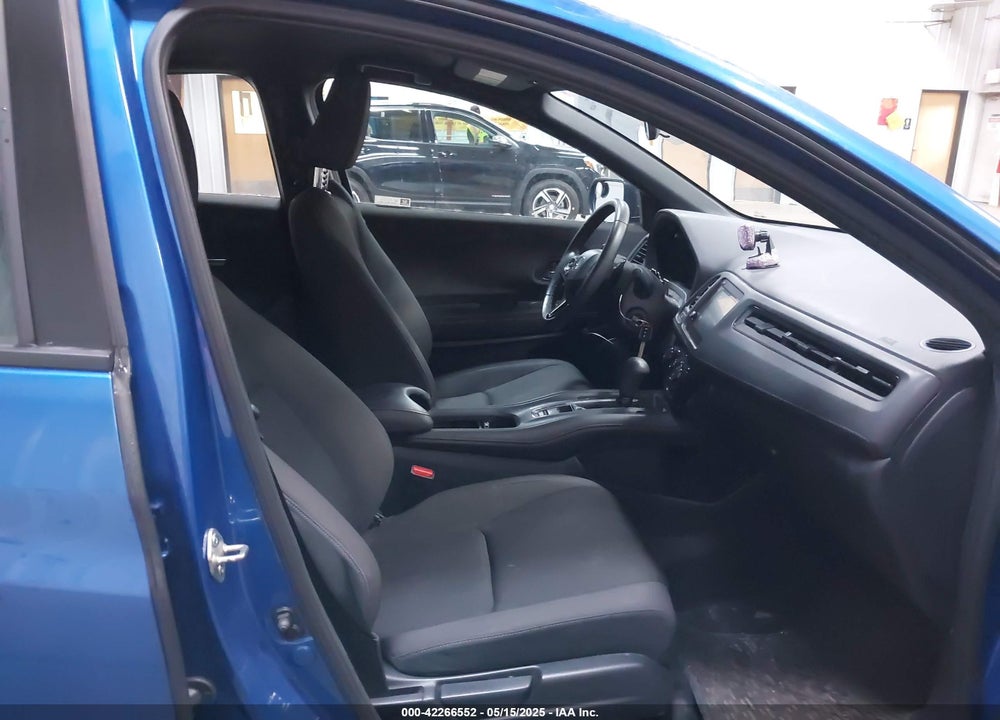 2020 HONDA HR-V VIN: 3CZRU6H15LM738299