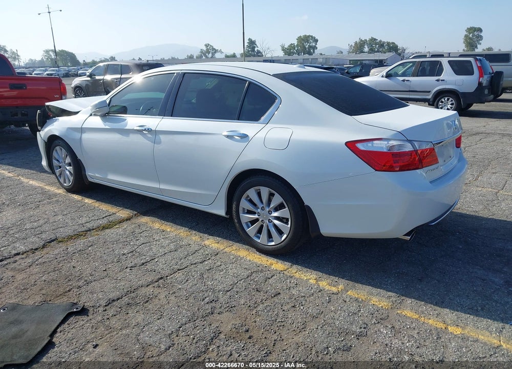 2015 HONDA ACCORD VIN: 1HGCR3F95FA013583
