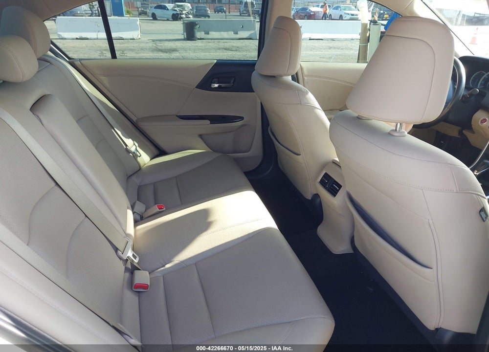 2015 HONDA ACCORD VIN: 1HGCR3F95FA013583