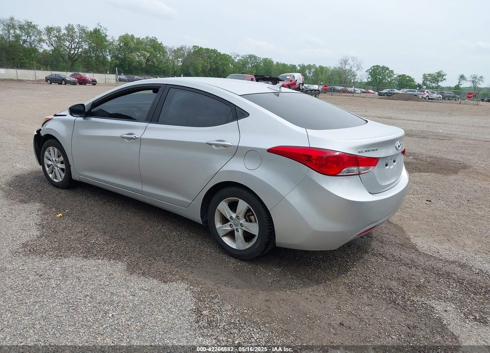 2013 HYUNDAI ELANTRA VIN: KMHDH4AE5DU717788