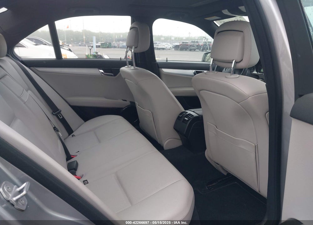 2010 MERCEDES-BENZ C 300 LUXURY 4MATIC/SPORT 4MATIC VIN: WDDGF8BB5AR091229