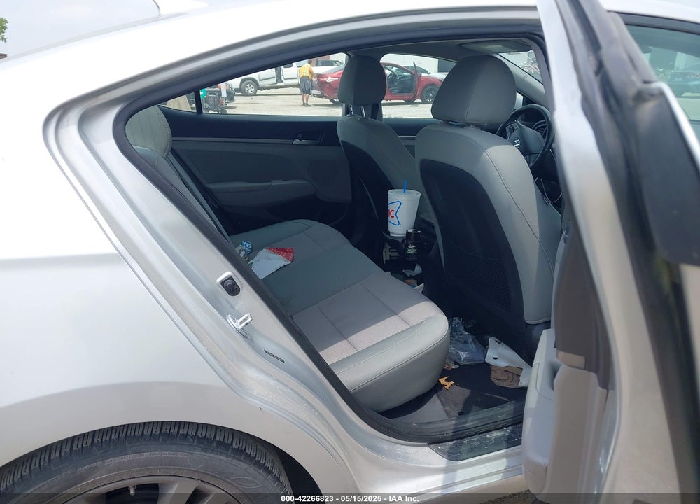 2017 HYUNDAI ELANTRA SE VIN: 5NPD84LF3HH079468