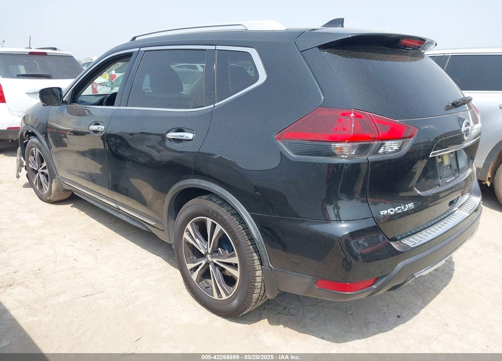 2018 NISSAN ROGUE VIN: JN8AT2MT7JW460240