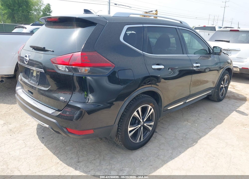2018 NISSAN ROGUE VIN: JN8AT2MT7JW460240