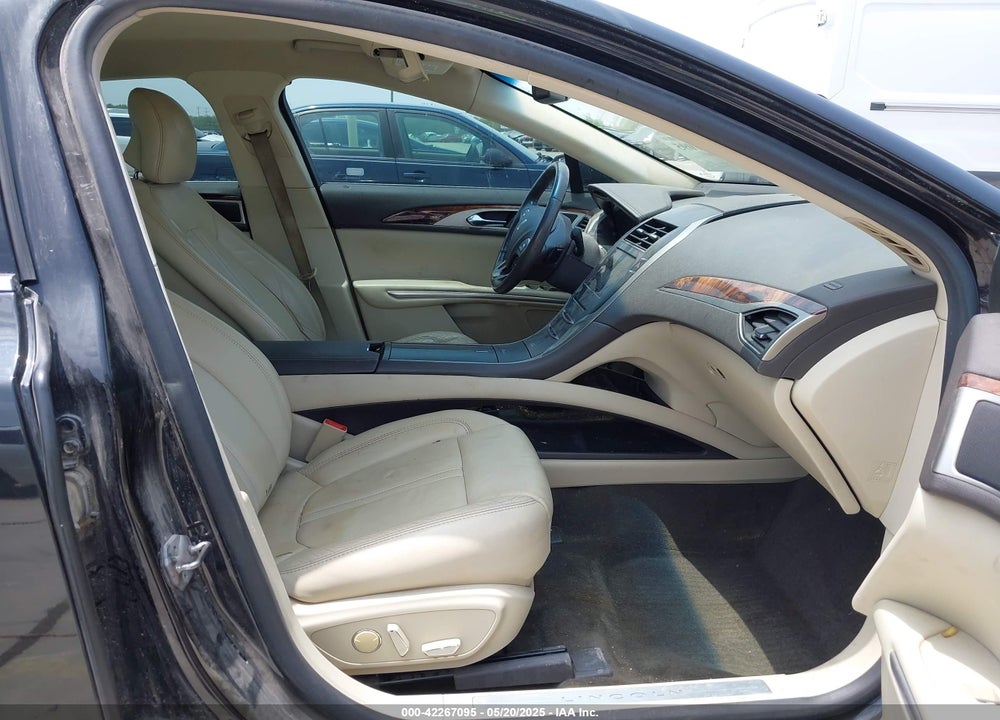 2013 LINCOLN MKZ VIN: 3LN6L2G92DR827081