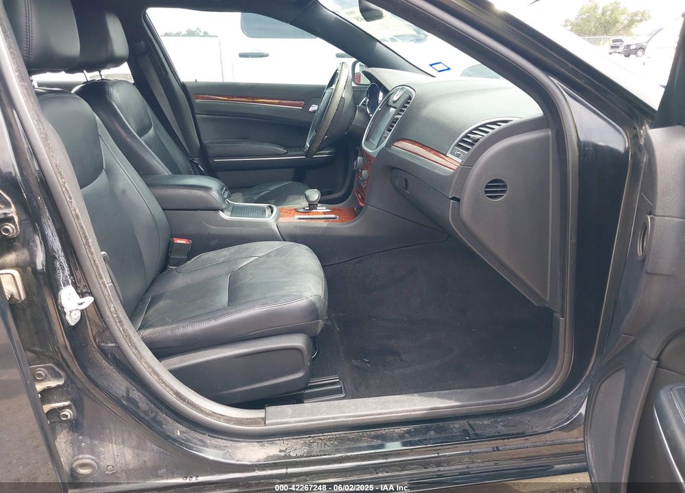 2014 CHRYSLER 300 VIN: 2C3CCAAG2EH128110