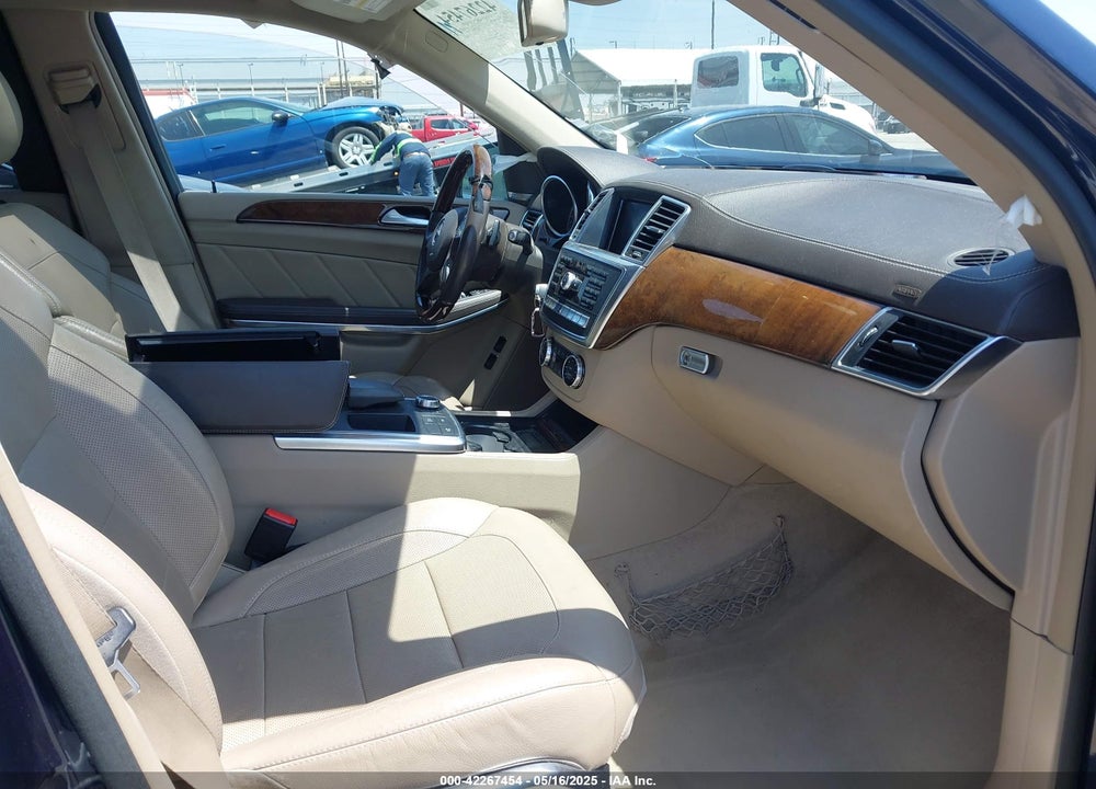 2015 MERCEDES-BENZ GL VIN: 4JGDF7DE4FA447377