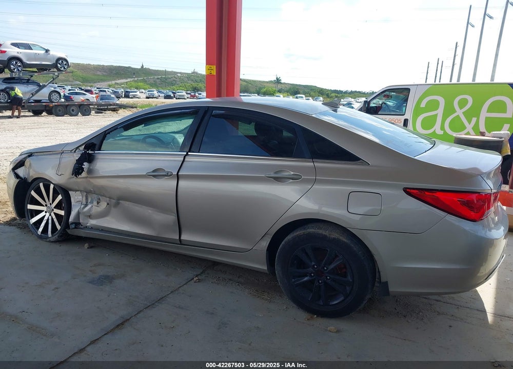 2011 HYUNDAI SONATA VIN: 5NPEB4AC7BH298147