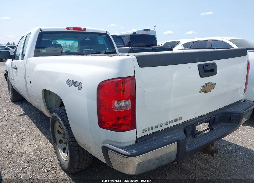 2009 CHEVROLET SILVERADO 1500 WORK TRUCK VIN: 1GCEK19J79E138717