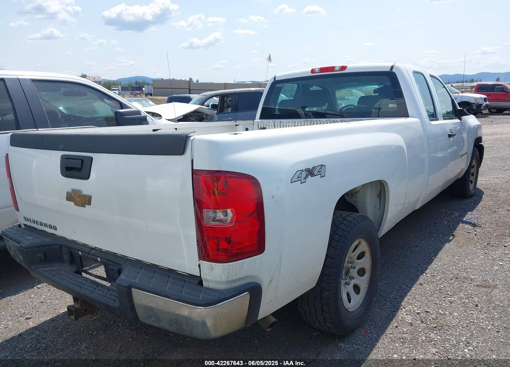 2009 CHEVROLET SILVERADO 1500 WORK TRUCK VIN: 1GCEK19J79E138717