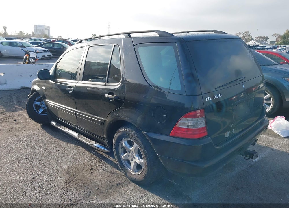 2000 MERCEDES-BENZ ML 320 VIN: 4JGAB54E3YA164426