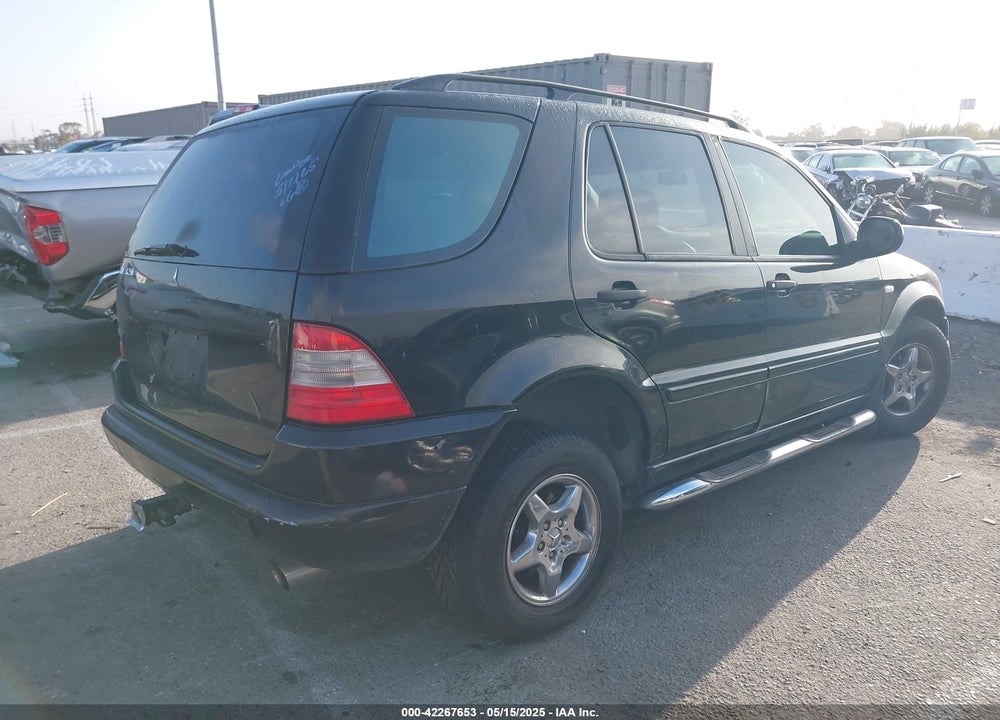 2000 MERCEDES-BENZ ML 320 VIN: 4JGAB54E3YA164426