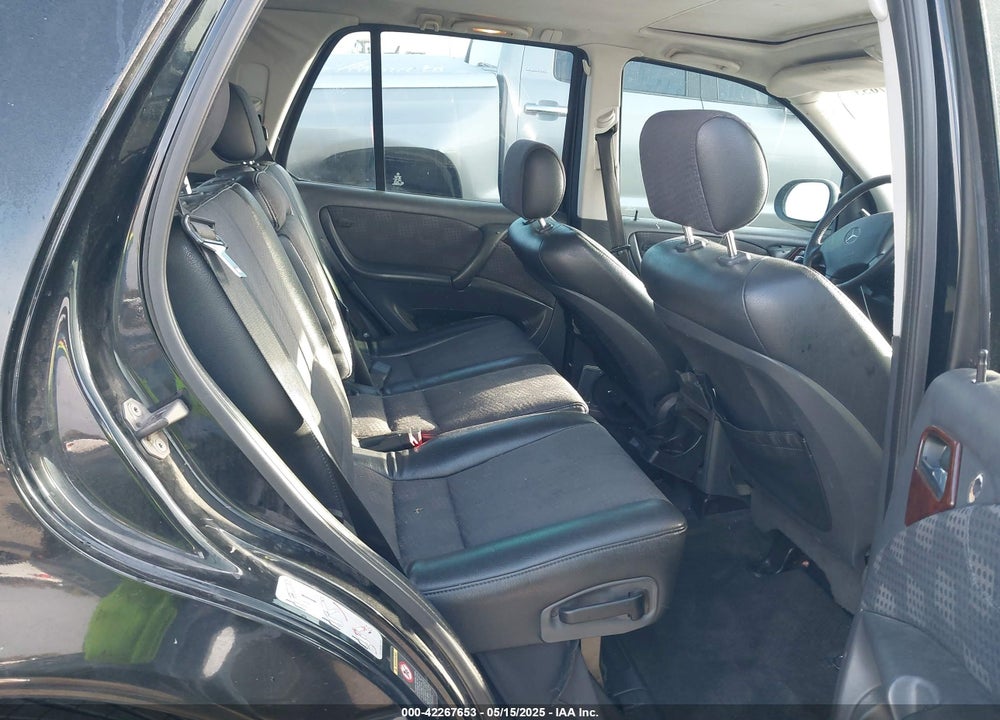 2000 MERCEDES-BENZ ML 320 VIN: 4JGAB54E3YA164426