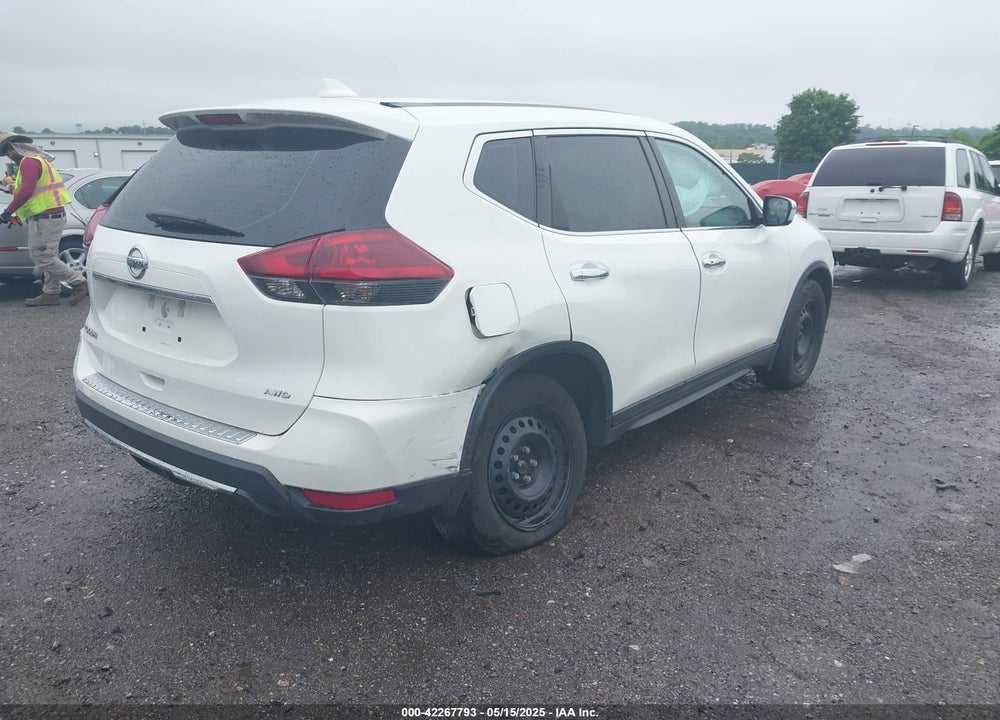 2019 NISSAN ROGUE S VIN: 5N1AT2MV3KC831907