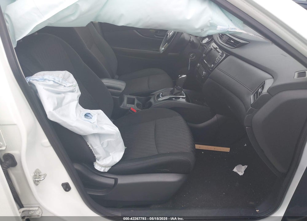 2019 NISSAN ROGUE S VIN: 5N1AT2MV3KC831907