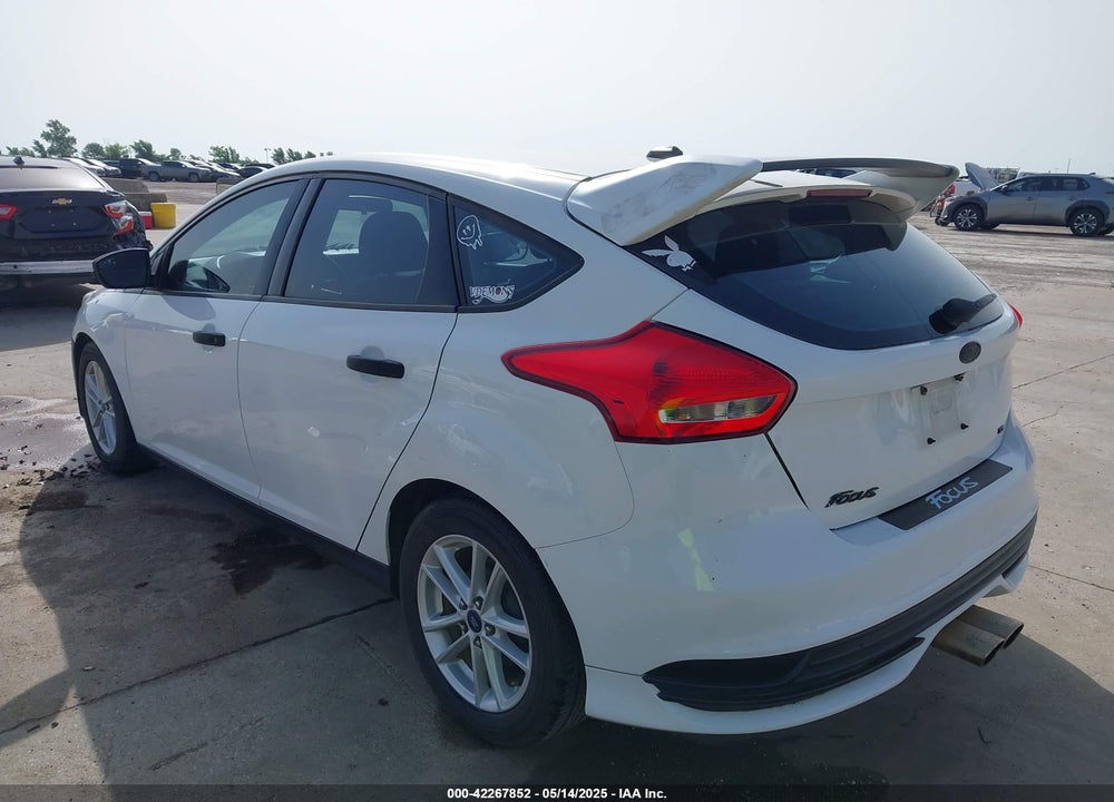 2017 FORD FOCUS SE VIN: 1FADP3K21HL347348