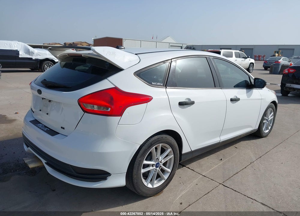 2017 FORD FOCUS SE VIN: 1FADP3K21HL347348