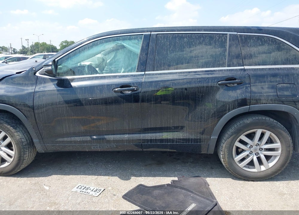 2015 TOYOTA HIGHLANDER LE VIN: 5TDZARFH0FS016775