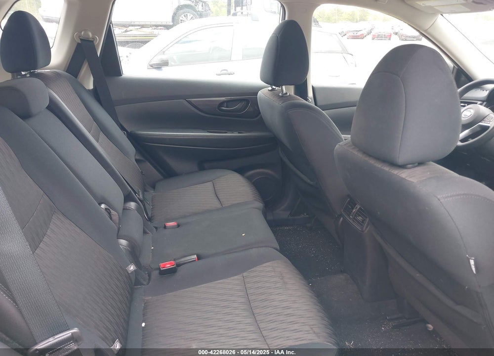 2019 NISSAN ROGUE VIN: 5N1AT2MVXKC717242