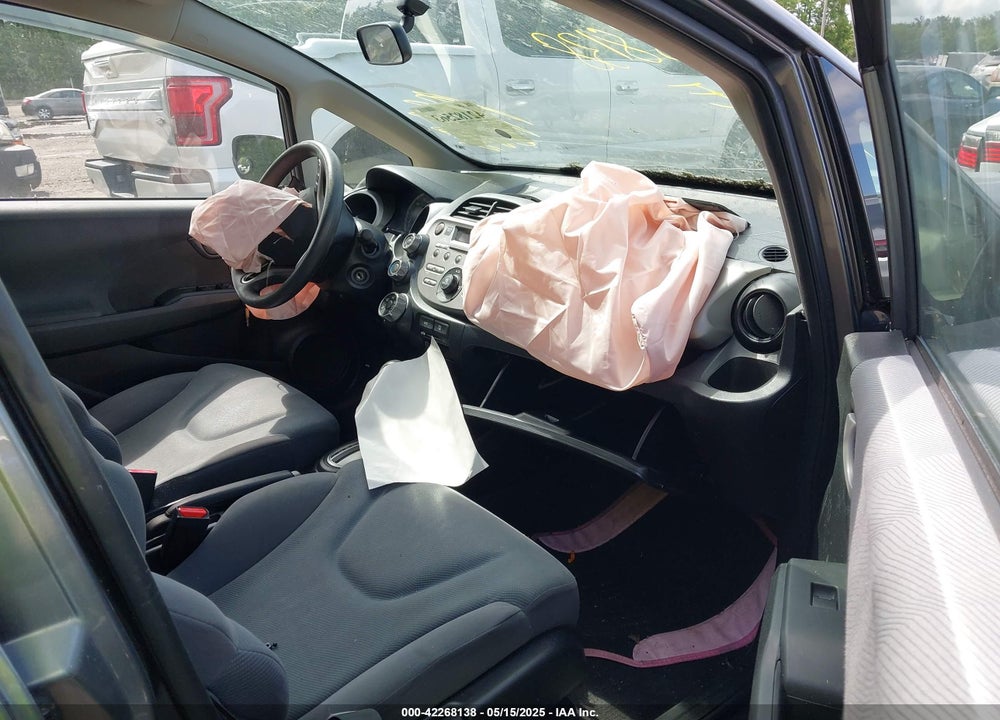 2012 HONDA FIT VIN: JHMGE8H37CC034466