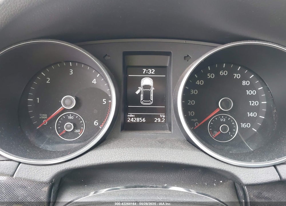 2011 VOLKSWAGEN JETTA SPORTWAGEN VIN: 3VWPL7AJ8BM644008