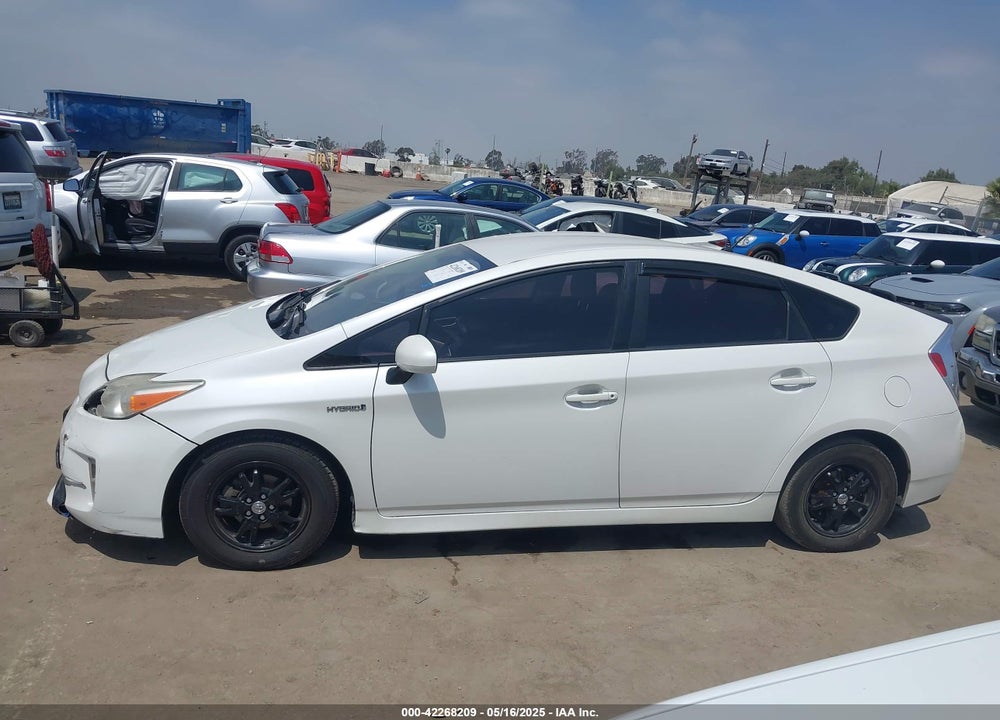 2013 TOYOTA PRIUS VIN: JTDKN3DU3D5545630