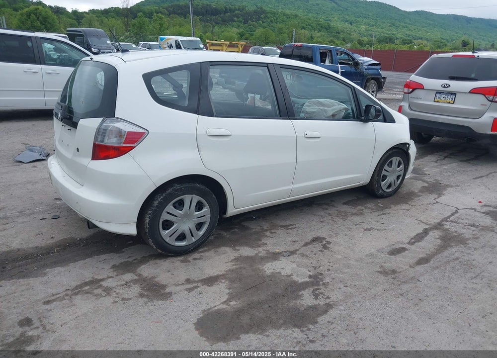 2010 HONDA FIT VIN: JHMGE8H24AC011764