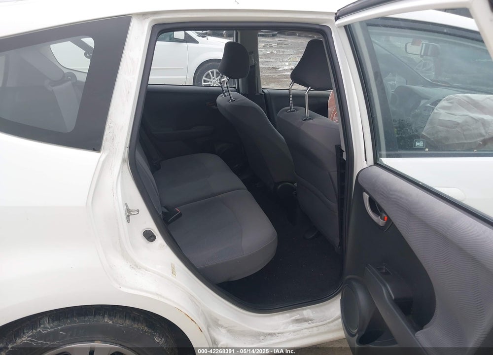 2010 HONDA FIT VIN: JHMGE8H24AC011764