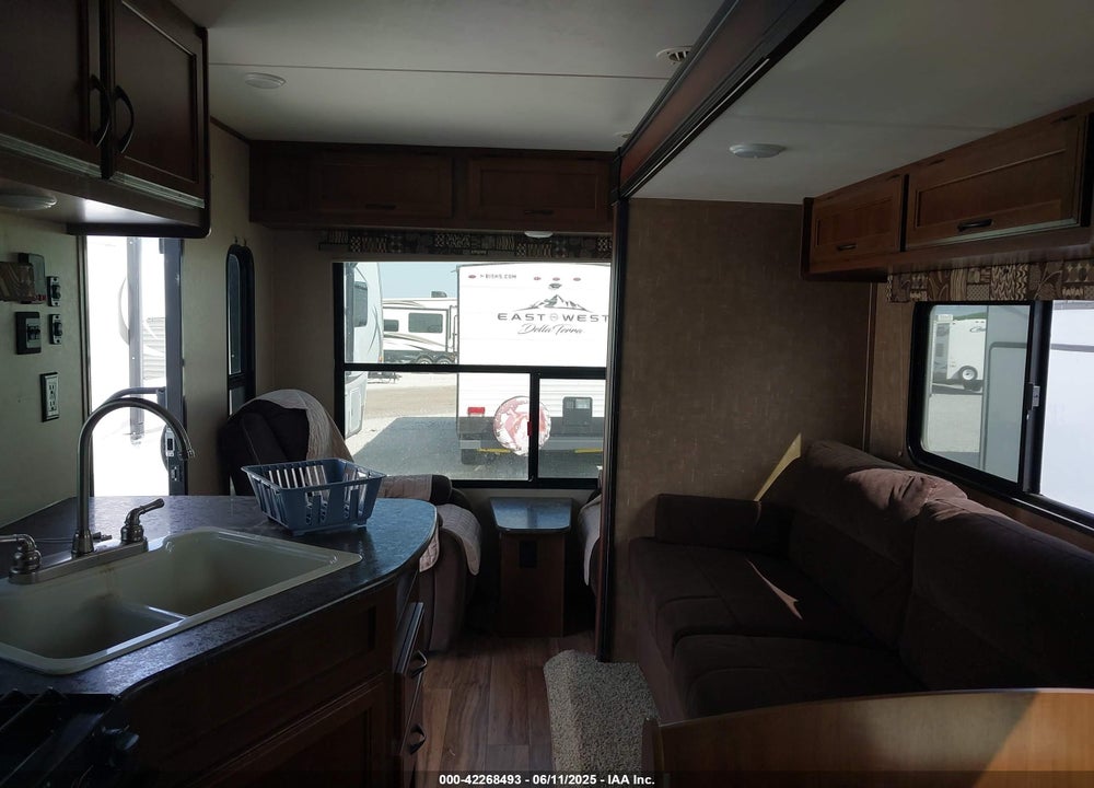 2016 JAYCO OTHER VIN: 1UJBJ0BNXG17Y0060